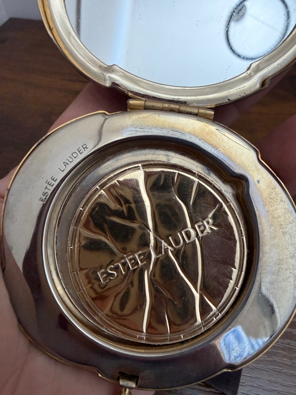 Vintage Esteè Lauder makeup Compact (no makeup inside) - Picture 4 of 6
